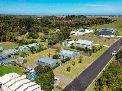 1 Holloway Street, Donovans