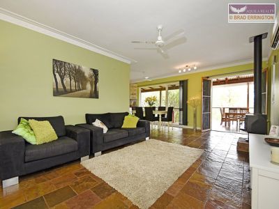 56 Weston Drive, Swan View