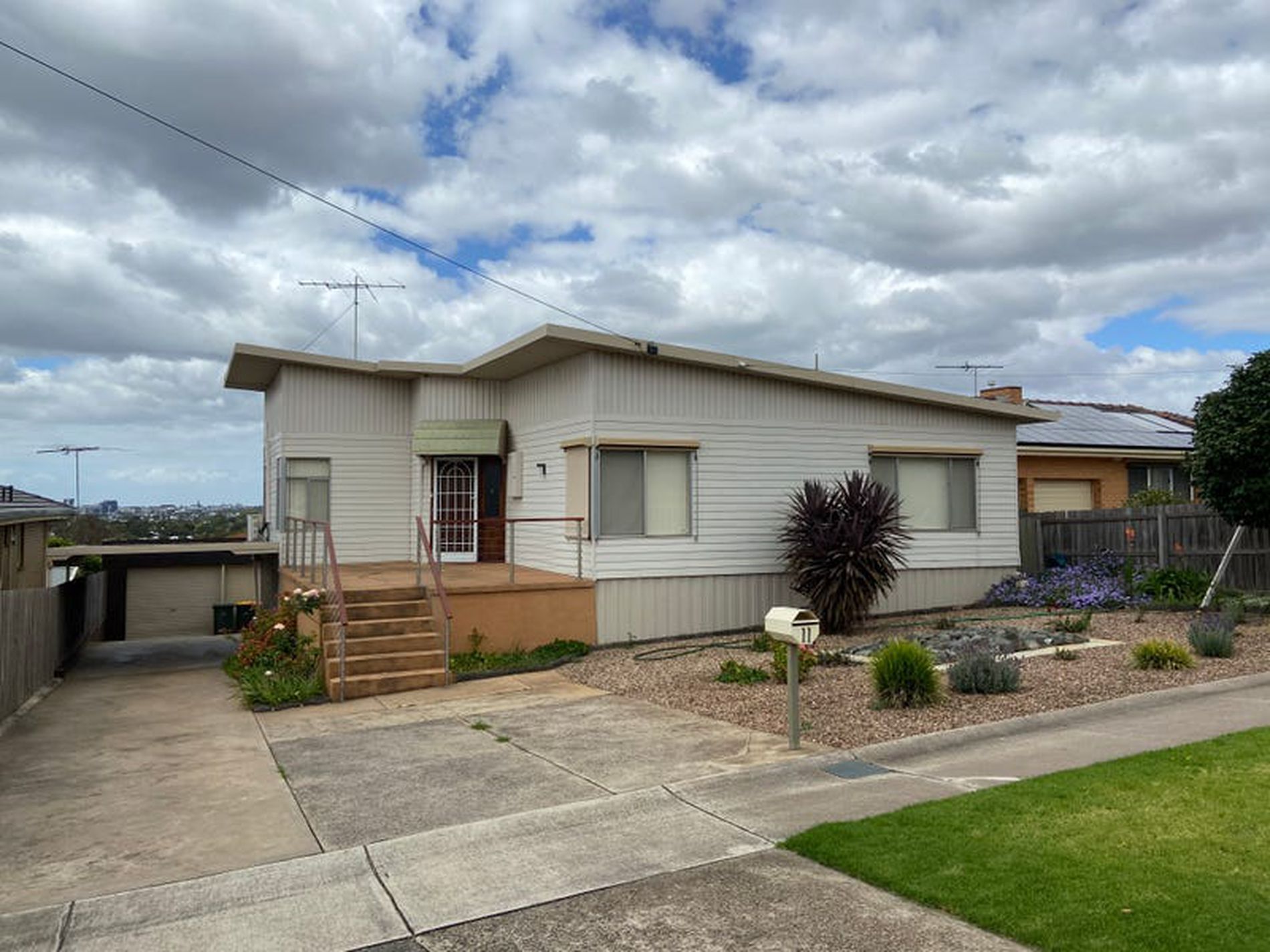 11 Kirriemuir Street, Hamlyn Heights