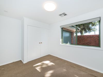 2 / 1 Blackall Avenue, Crestwood