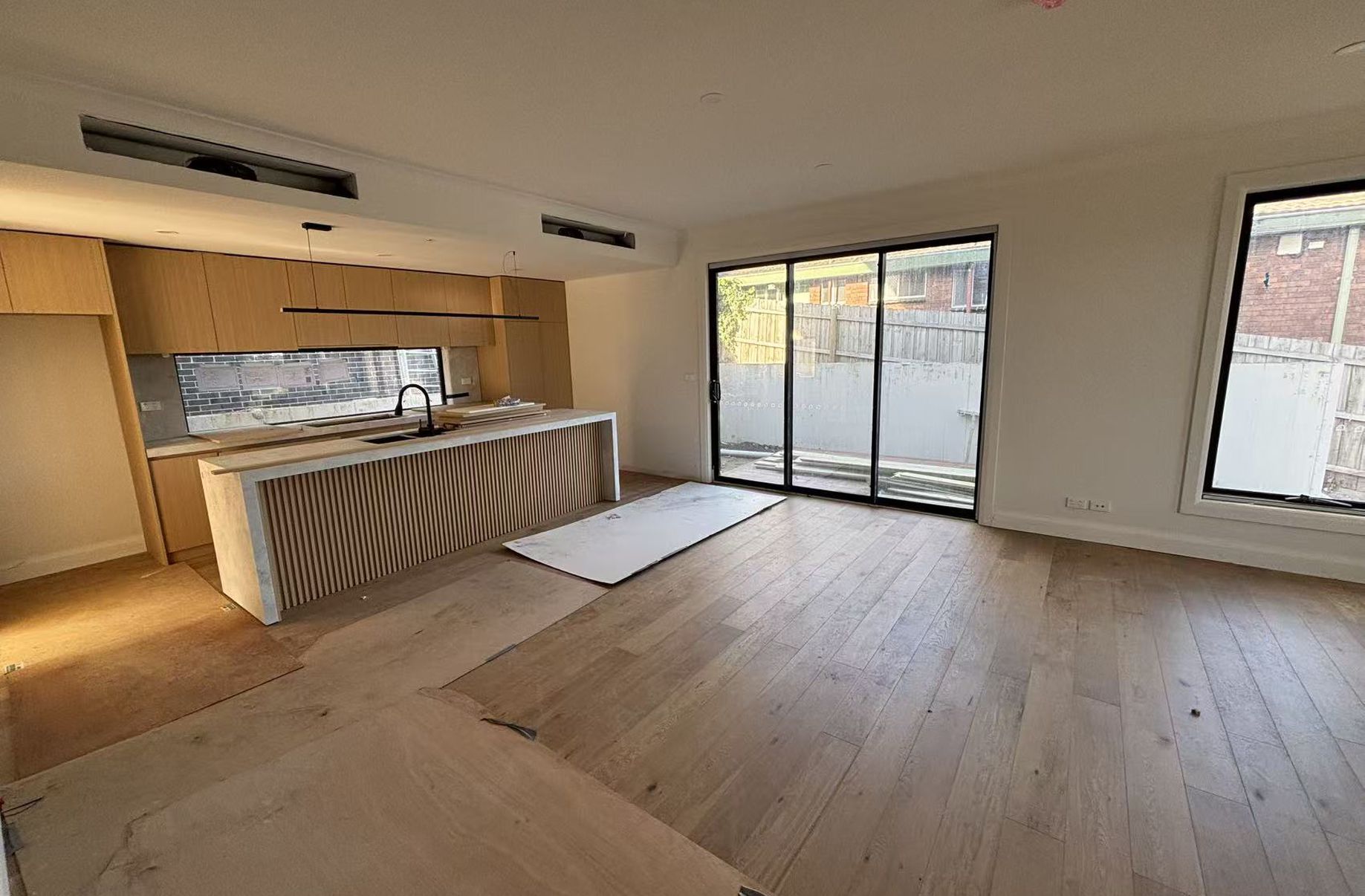 1-2 / 3 Aldinga Street, Blackburn South