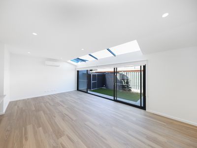 1 / 4 Anderson Street, Ascot Vale