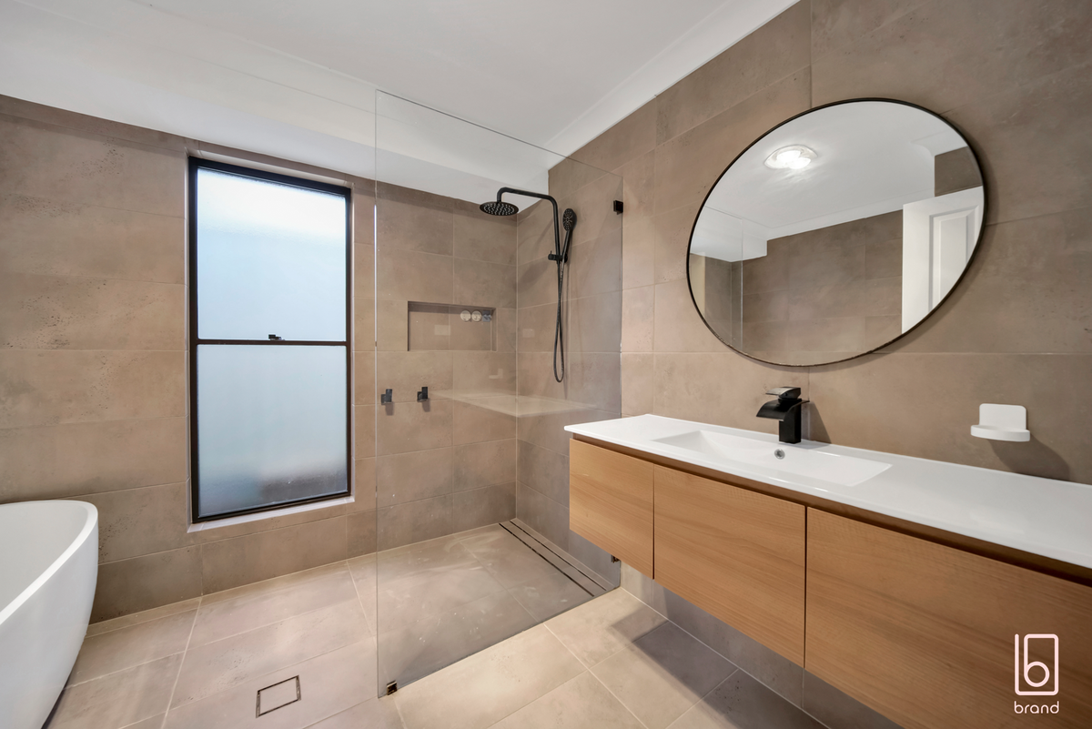 67 McKellar Boulevard, Blue Haven