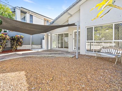 1 / 19 Teal Avenue, Paradise Point