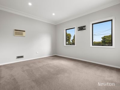 1 / 148 Blackburn Road, Doncaster East