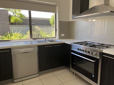 11 Grebe Court, Lara