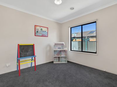 2 Salvinia Street, Manor Lakes