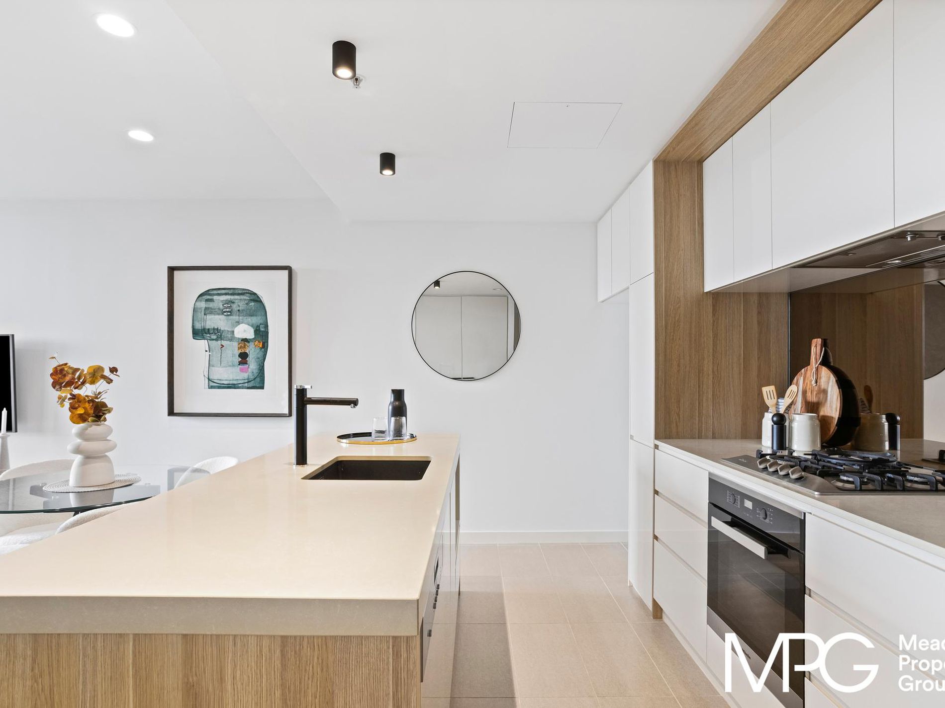 1102 / 3 Yarra Street, South Yarra