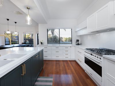 11 Cobblestone Drive, Attwood