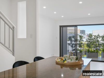 3 / 2 Agnew Way, Subiaco