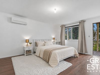 8 Stanhill Drive, Cranbourne South