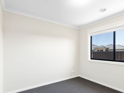 8 Bankston Road, Werribee