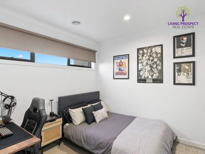 155 Tom Roberts Parade, Point Cook