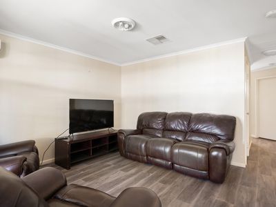 4 / 4 Ochiltree Street, Somerville