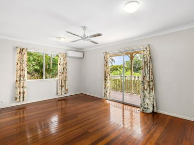 11 Teague Street, Indooroopilly