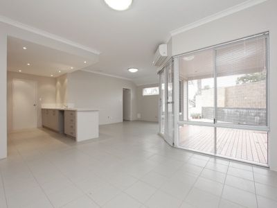 2 / 58 Central Avenue, Redcliffe