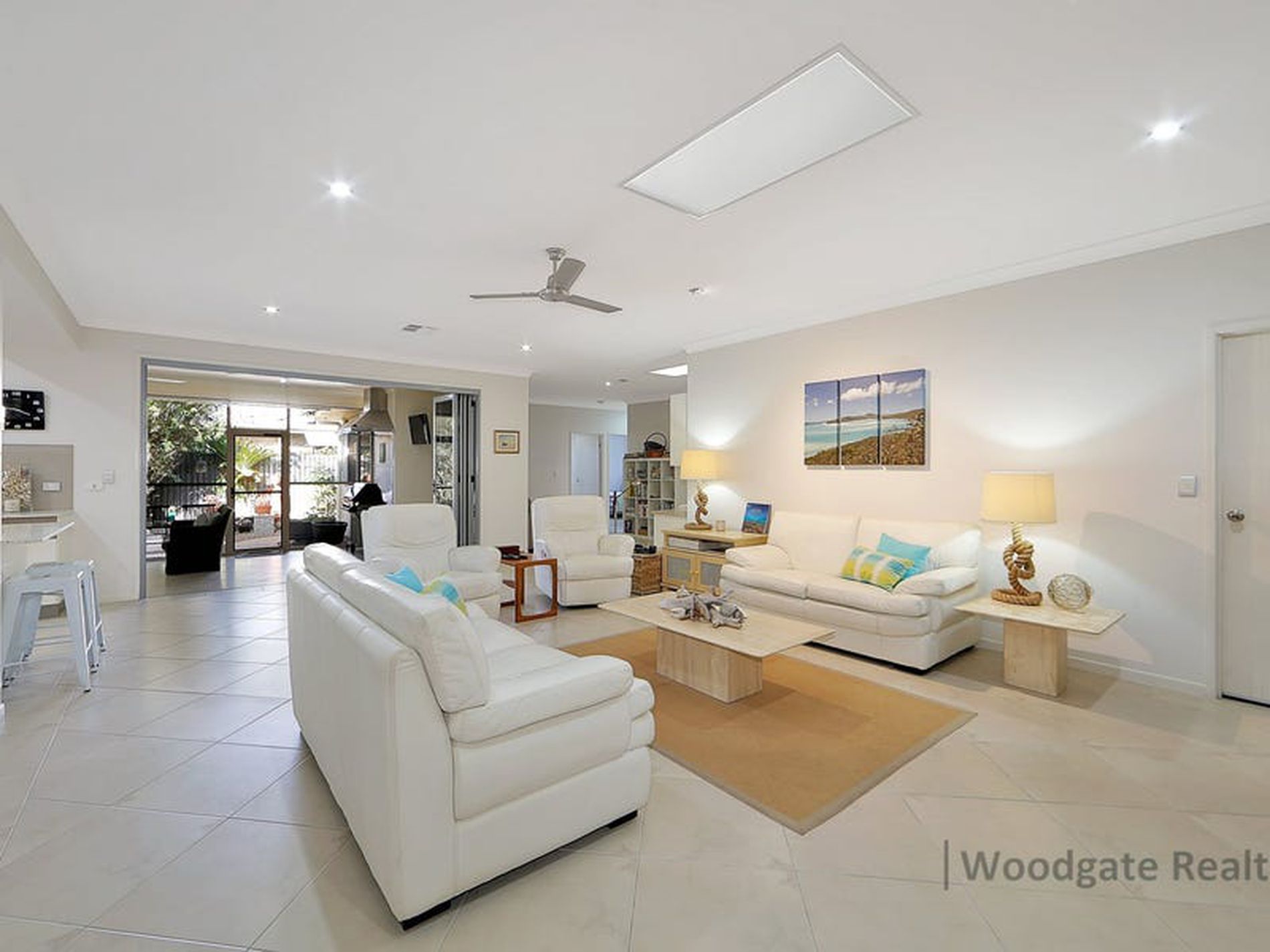 6 Rose Ct, Woodgate