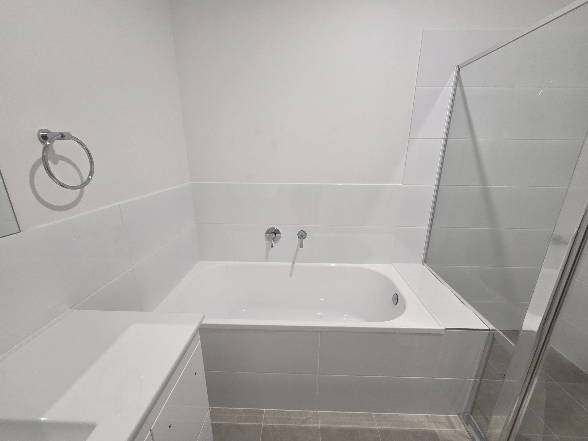 2/243 Settlers Boulevard, Chisholm