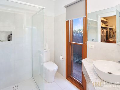 18 James Street, Horsham