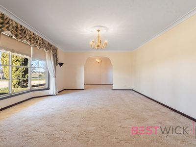 73 Clairvaux Lane, Kelso