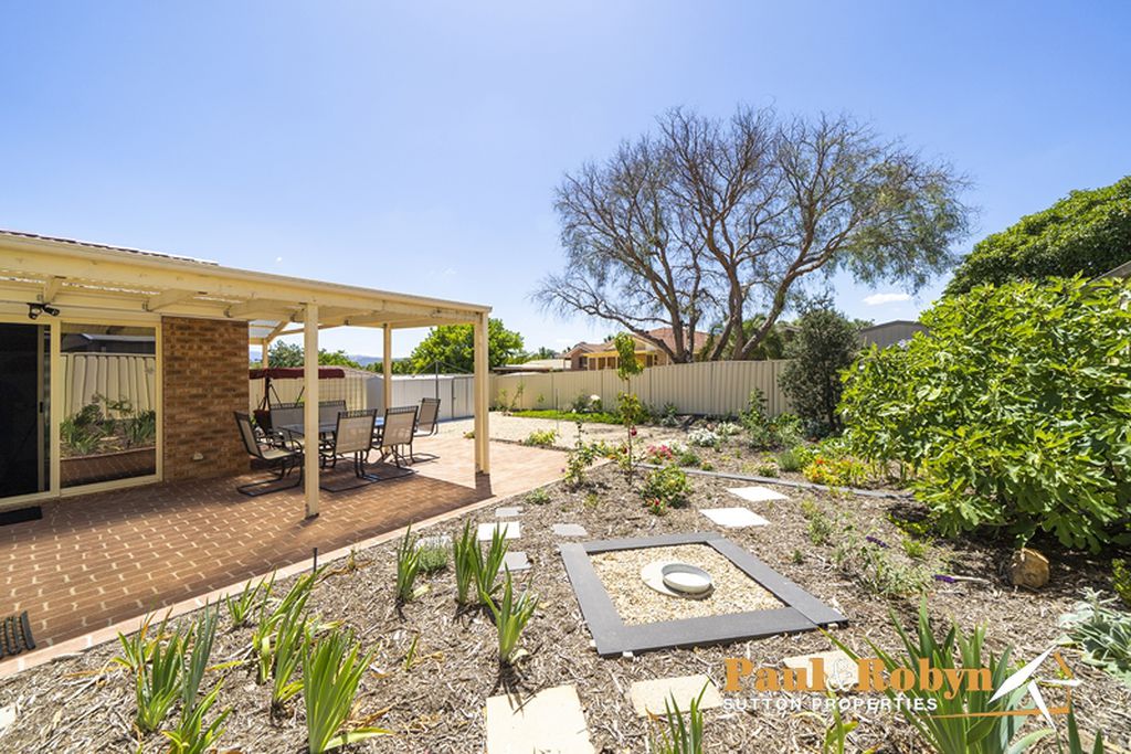 13 Perrin Circuit, Banks