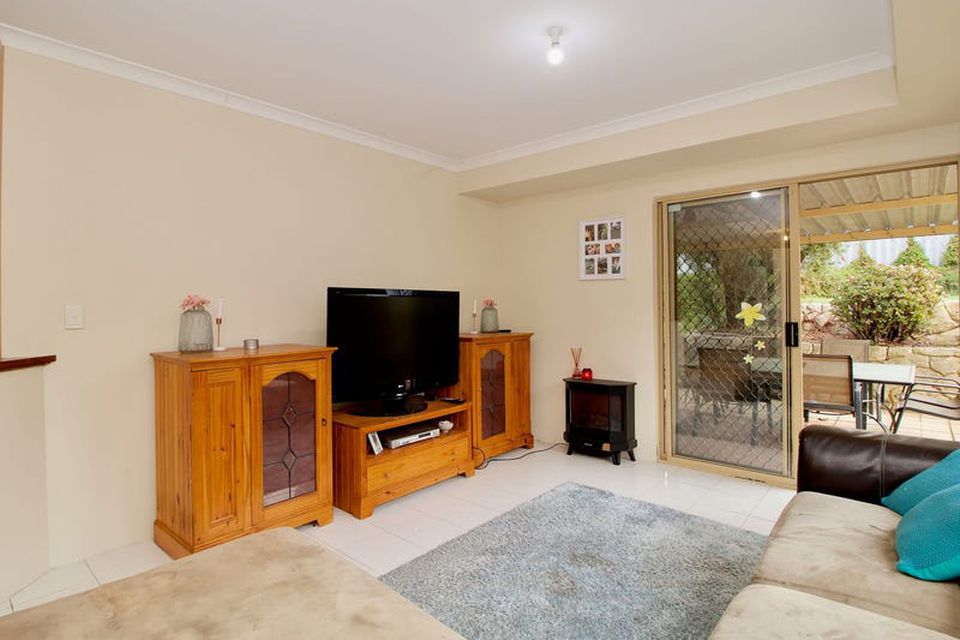 16 Salter Place , Parmelia