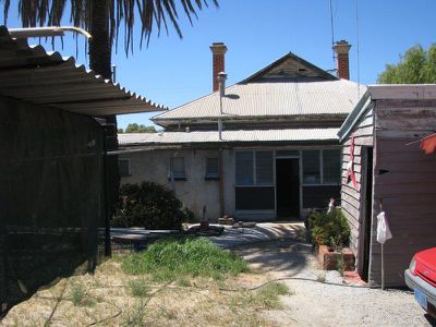 1 Spring Street, Doodlakine