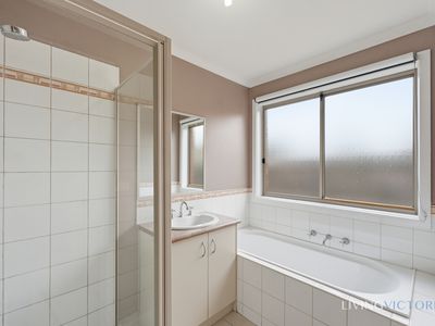 28 Egan Close, Werribee