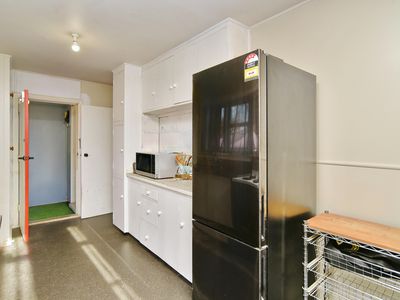 1 / 38 Fenchurch Street, Redwood