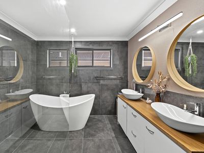 113 Trouts Road, Stafford Heights