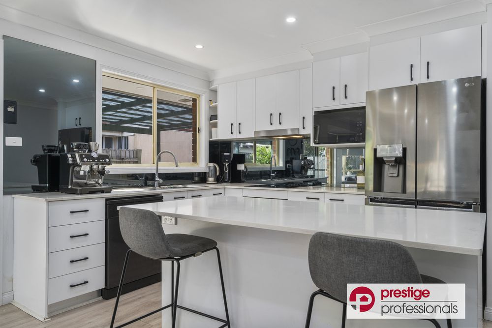 9 Lyndhurst Court, Wattle Grove