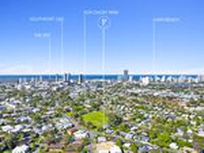 2 / 6 Caroline Avenue, Southport