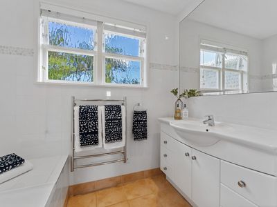 631 Beach Road, Rothesay Bay