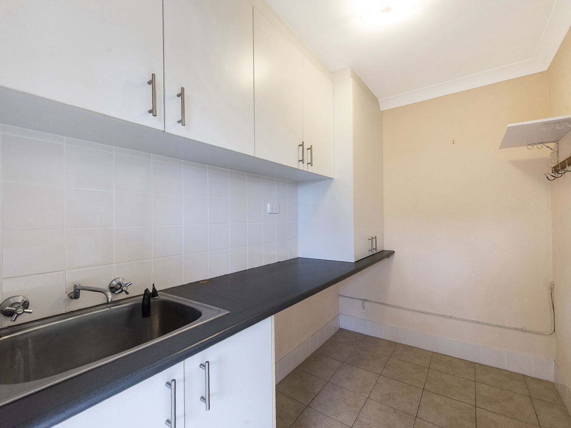 99 Queens Road, South Guildford