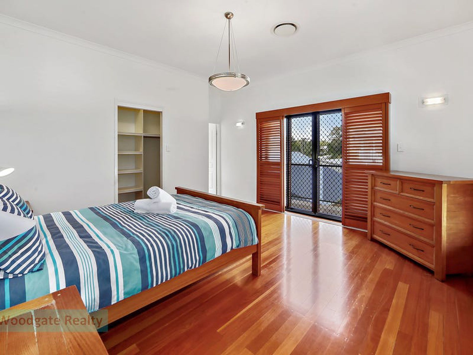 31 Esplanade, Woodgate