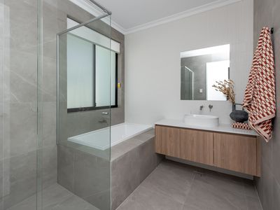 26B Tristania Rise, Duncraig