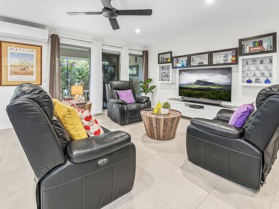 2 / 32 Gullwing Drive, Upper Coomera