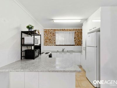 3 / 1 King Street, Urangan