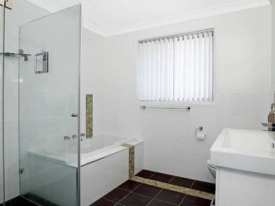 2 / 53 Cabernet Drive, Dapto