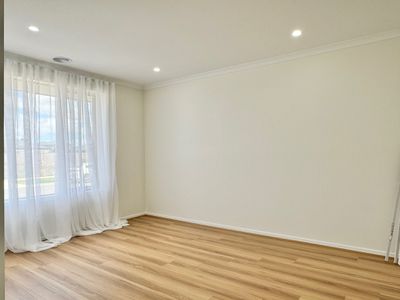 14 Farmingdale Street, Manor Lakes
