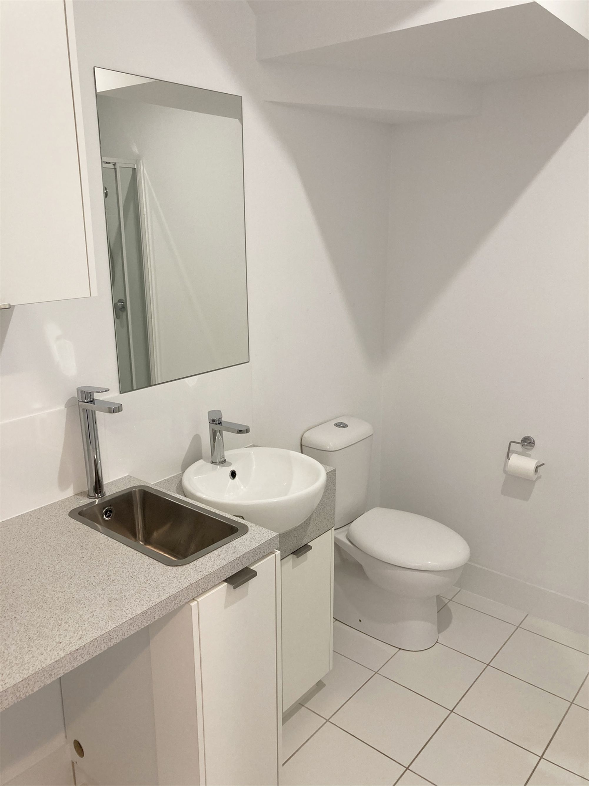 213 East Parkway, Lightsview