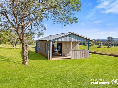 490 Beechwood Road, Beechwood