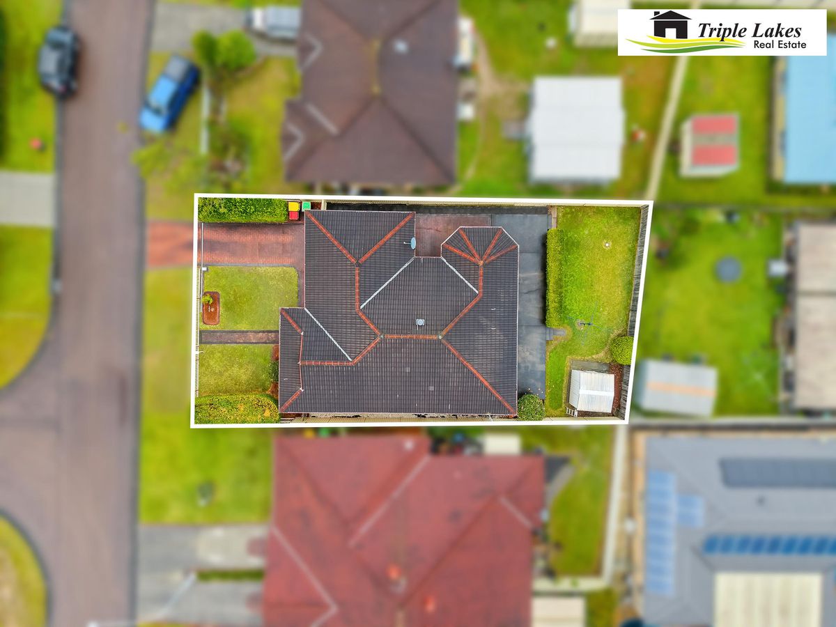 10 Karingal Place, Blue Haven