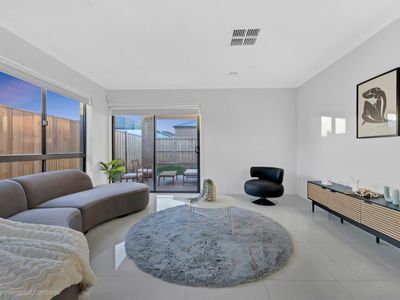 10 Valance St, Tarneit