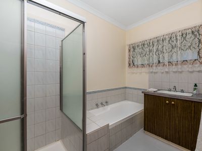 111 Doolan Crescent, Heathcote
