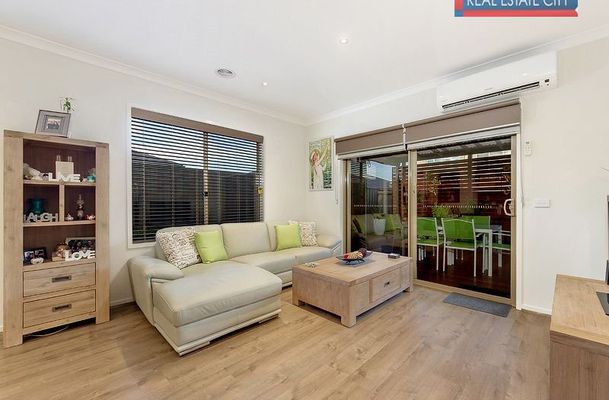 39 Perugia Avenue, Greenvale
