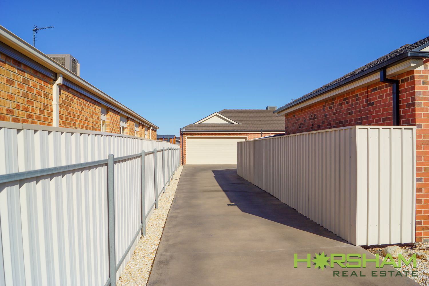 2 / 21 McTavish Boulevard, Horsham