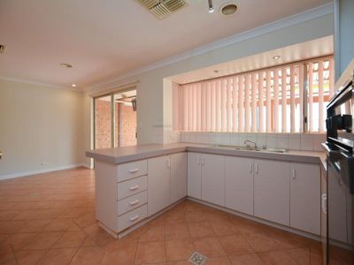 22 Cavalier Crescent, Boulder