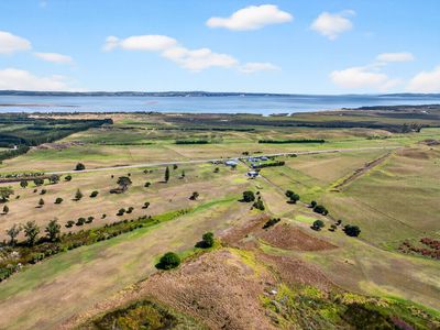 1514 Run Road, Tapora