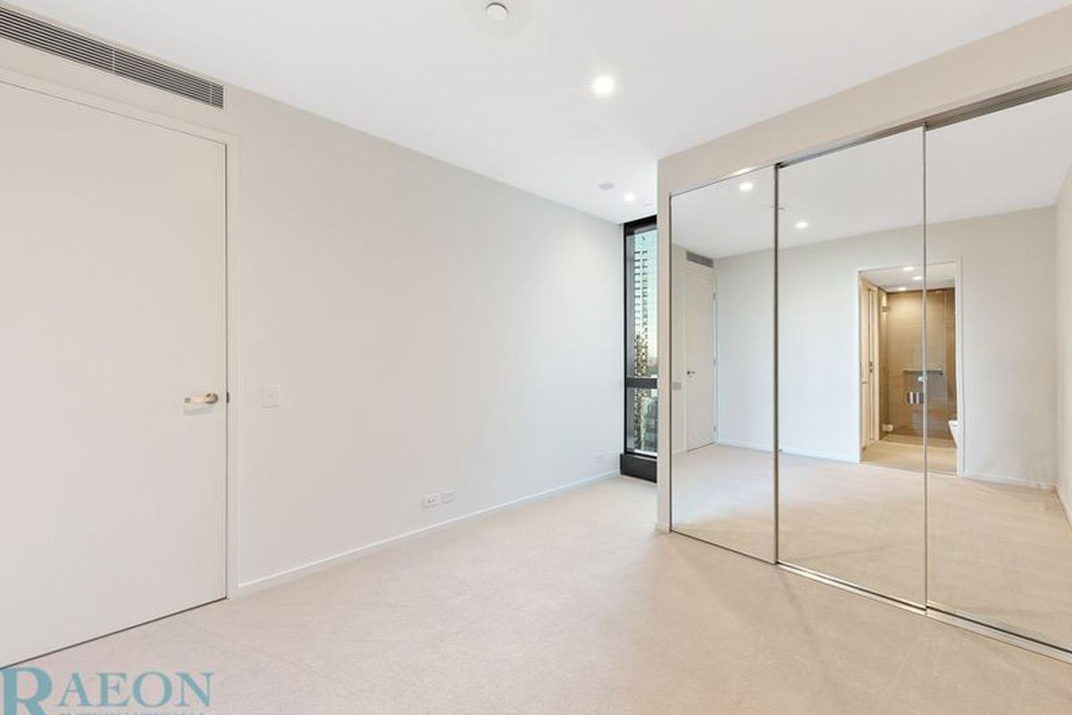 3517/70 Southbank Boulevard, Southbank